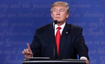 Дональд Трамп рассказал о планах Apple построить в США три завода