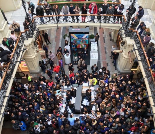 В России стартуют официальные продажи iPhone 8