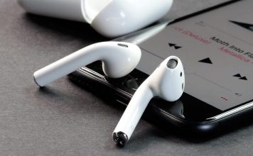 Apple анонсировала второе поколение наушников AirPods