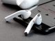 Apple анонсировала второе поколение наушников AirPods