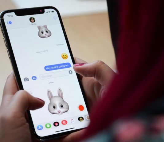 Появился первый прототип iPhone XI