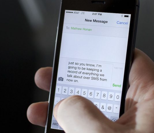 Найденный в iPhone баг способен убить смартфон одним символом